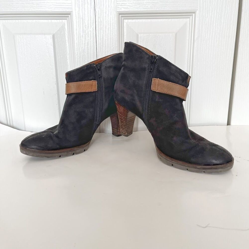 Paul Green Karla Distressed Nubuck Leather Zip Ankle Lug Heeled Boots
